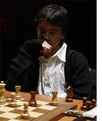 Master chess player offers expert lessons